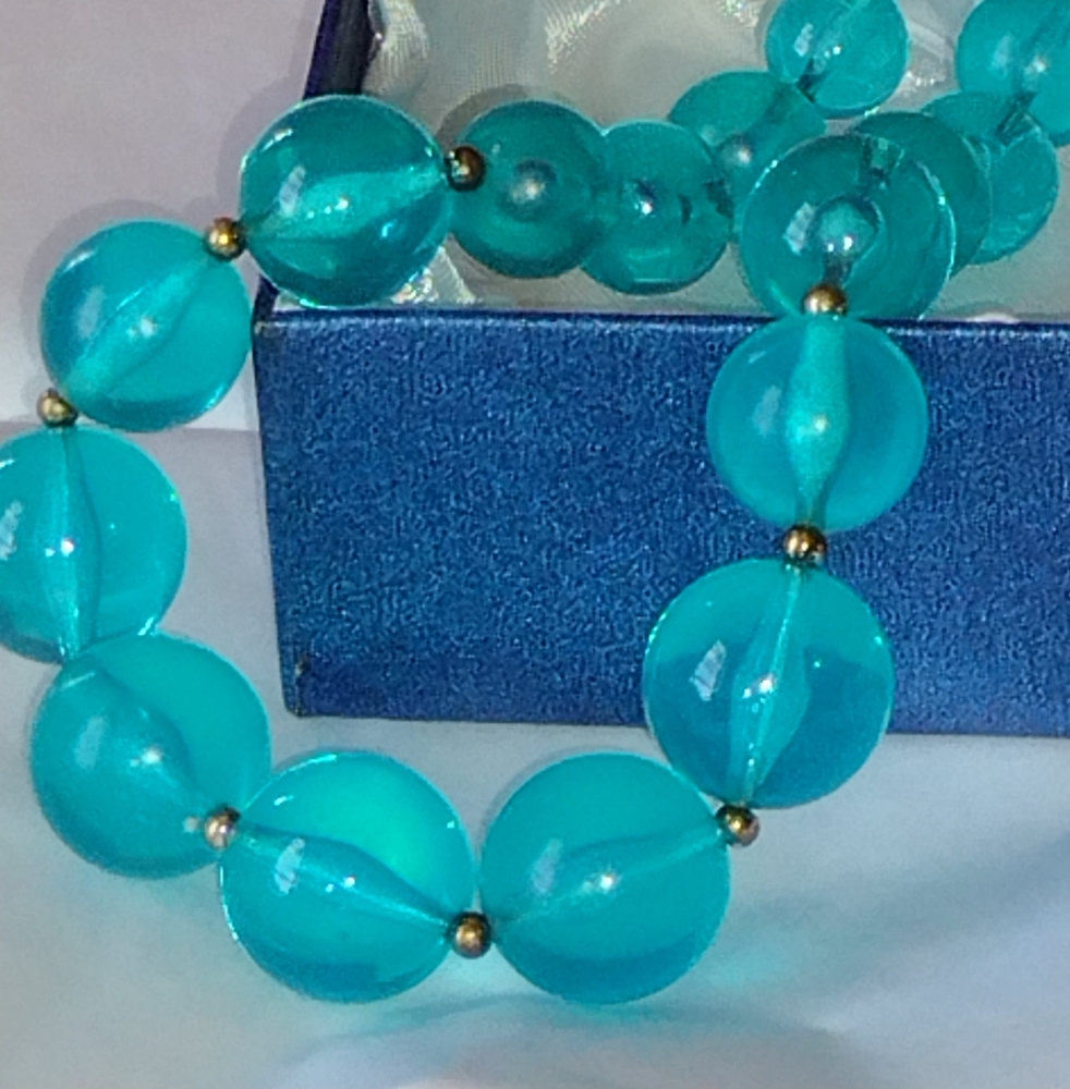 Summer Pool Graduated Translucent Turquoise Beads… - image 6